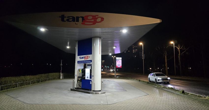 tanken bij tango